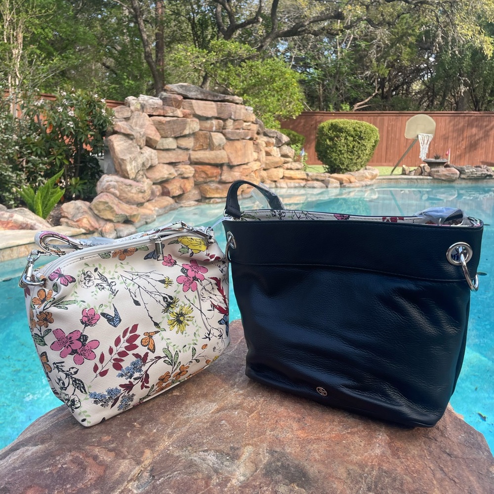 Giani Bernini Black Pebble Leather Tote with Printed Floral Extra Bag NWT (CSR)